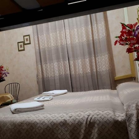 Renting Rooms Рим Екстер'єр фото