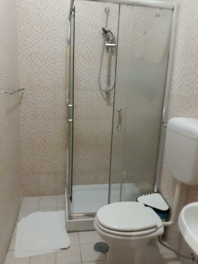 Renting Rooms Рим Екстер'єр фото