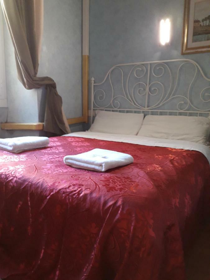 Renting Rooms Рим Екстер'єр фото