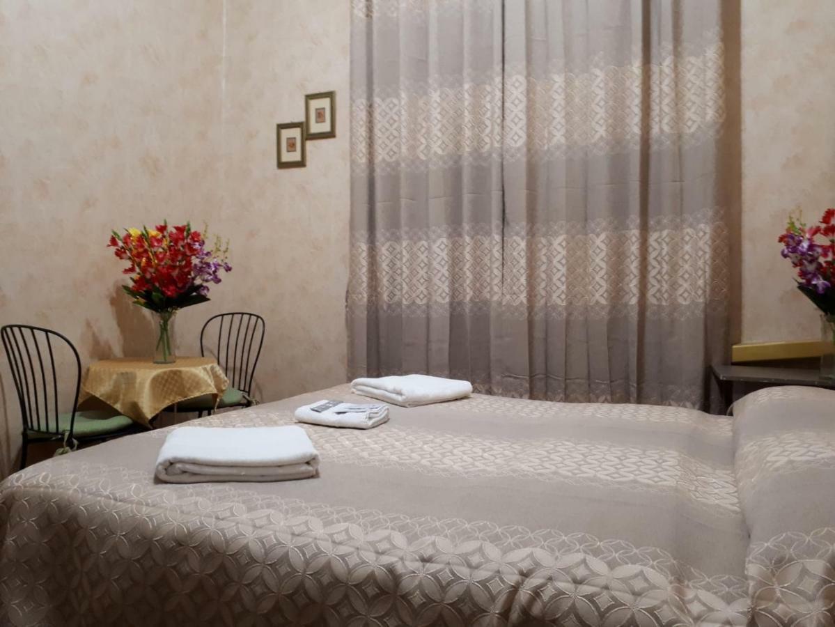 Renting Rooms Рим Екстер'єр фото