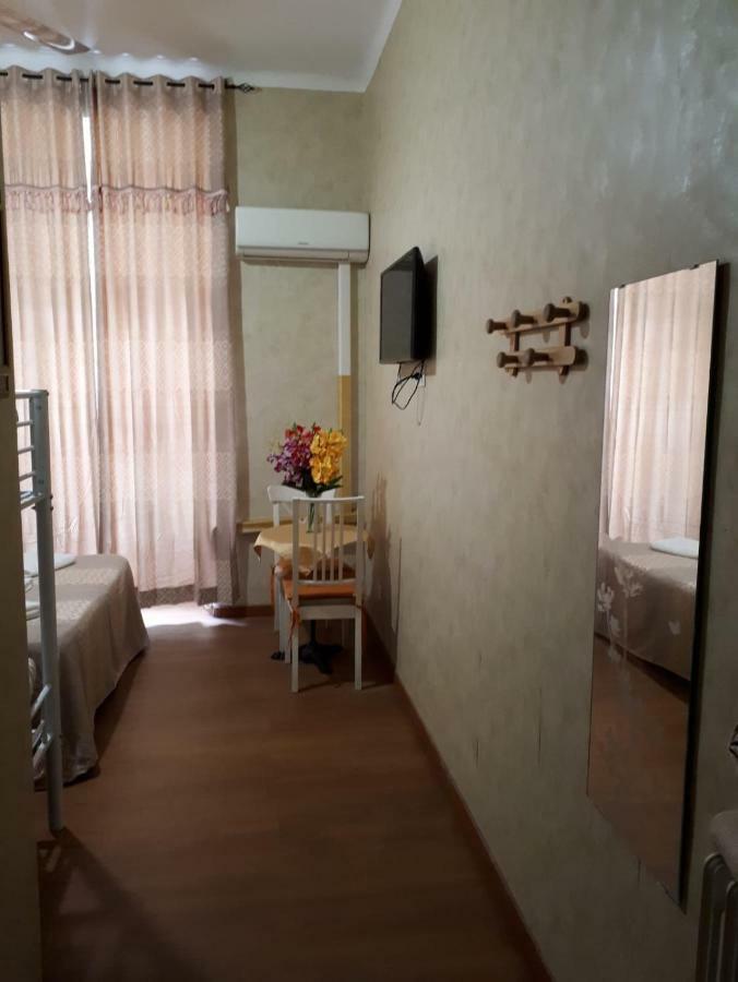 Renting Rooms Рим Екстер'єр фото