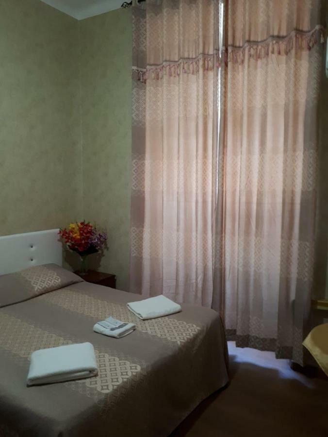 Renting Rooms Рим Екстер'єр фото