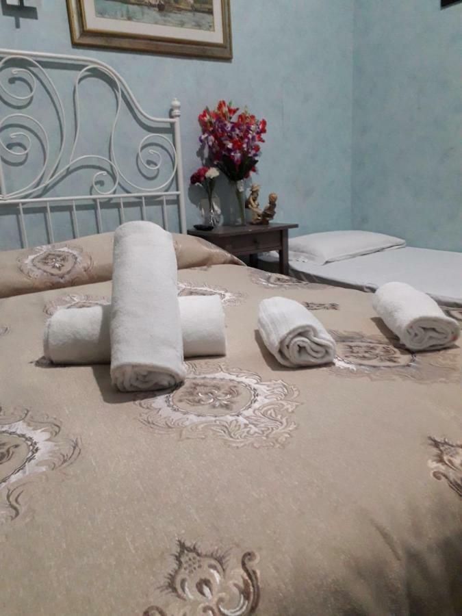 Renting Rooms Рим Екстер'єр фото