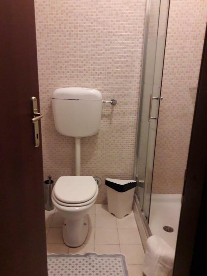 Renting Rooms Рим Екстер'єр фото