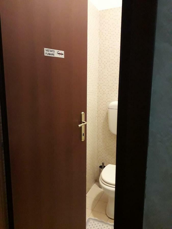 Renting Rooms Рим Екстер'єр фото
