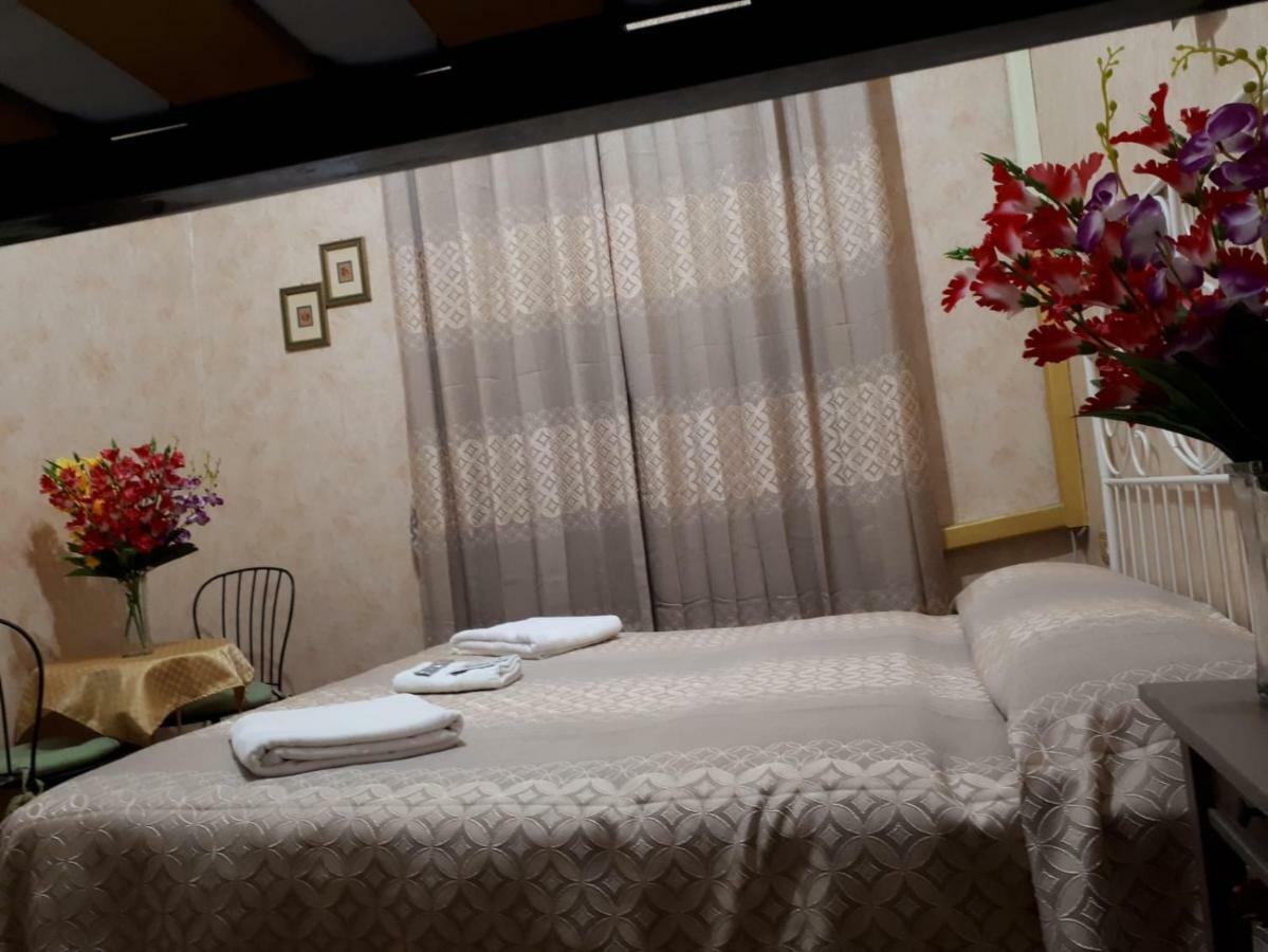 Renting Rooms Рим Екстер'єр фото